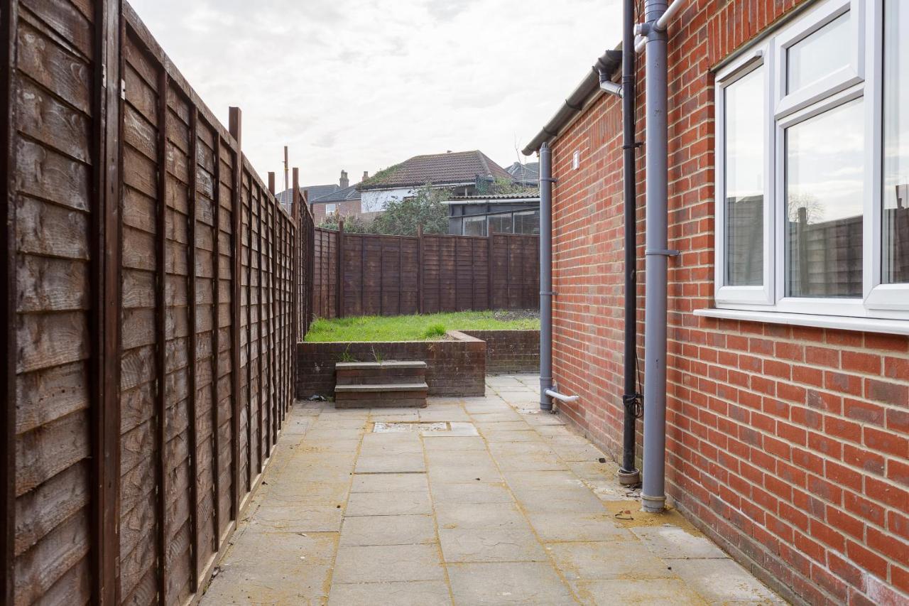 Blackberry - Stylish Self-Contained Flats In Soton City Centre サウサンプトン エクステリア 写真